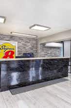 Hotel Super 8 Nashville TN photo 1