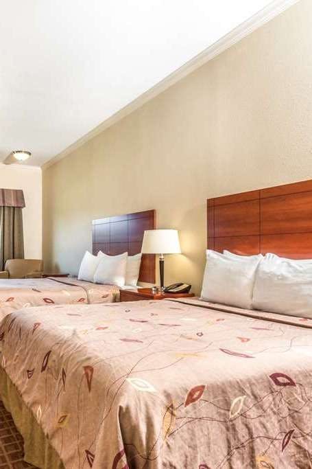 Hotel Ramada by Wyndham College Station photo 1