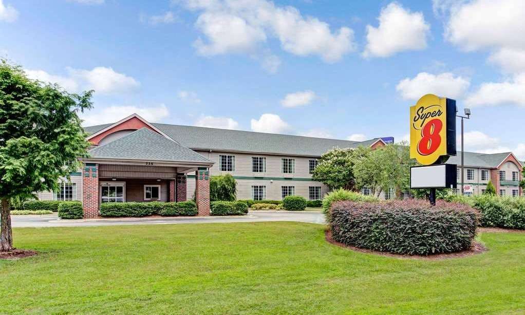 Super 8 by Wyndham Smithfield/Selma