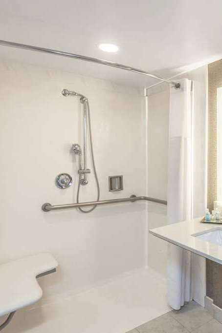 Hotel Wyndham Visalia photo 4