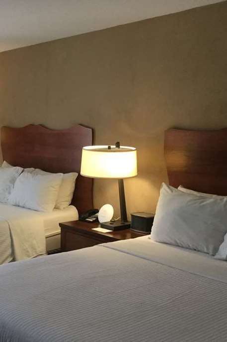 Hotel Wyndham Visalia photo 3