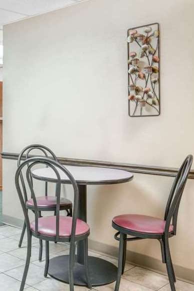 Hotel Super 8 by Wyndham Tomah Wisconsin photo 5