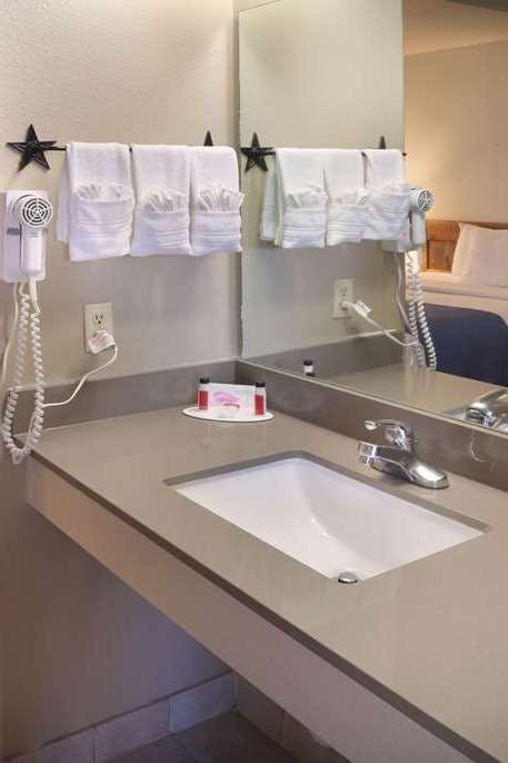 Hotel Days Inn & Suites by Wyndham Llano photo 4