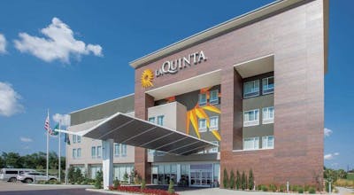 La Quinta Inn & Suites by Wyndham Tulsa Broken Arrow