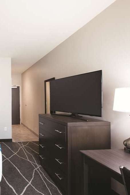 Hotel La Quinta Inn & Suites by Wyndham Tulsa Broken Arrow photo 3