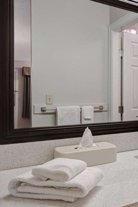 Hotel Days Inn by Wyndham Vernon photo 4