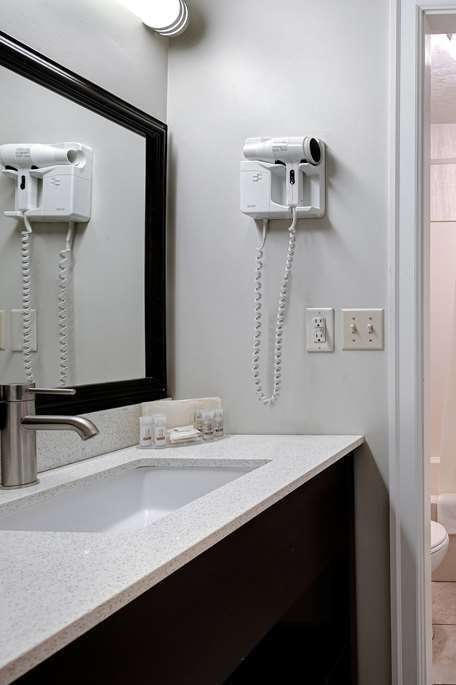 Hotel Days Inn by Wyndham Vernon photo 3