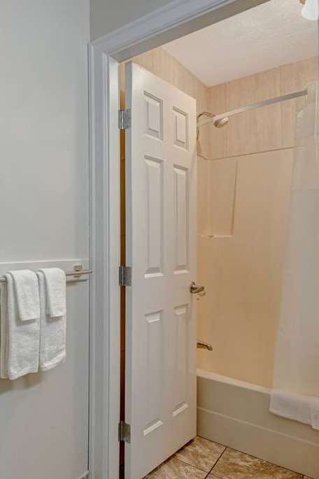 Hotel Days Inn by Wyndham Vernon photo 5