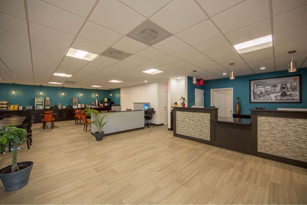 Hotel Super 8 by Wyndham Alexandria/Washington D.C. Area photo 4