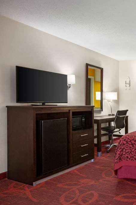 Hotel Days Inn by Wyndham Weldon/Roanoke Rapids photo 4