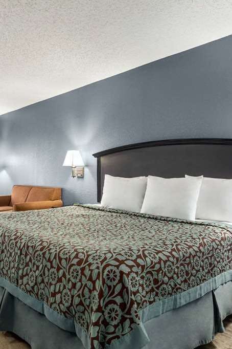 Hotel Days Inn by Wyndham Weldon/Roanoke Rapids photo 3