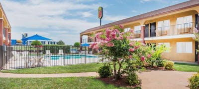 Super 8 Midwest City OK