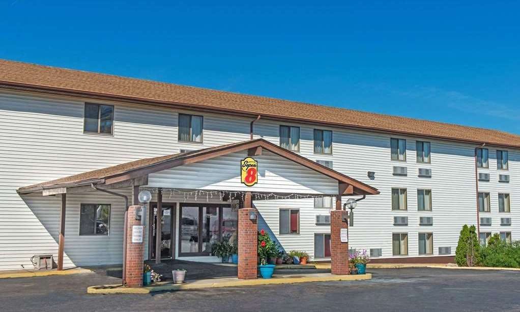 Super 8 by Wyndham Sullivan