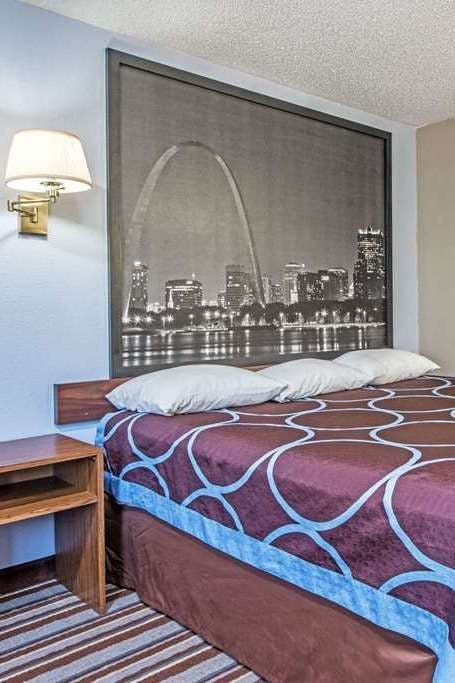 Hotel Super 8 by Wyndham Sullivan photo 3