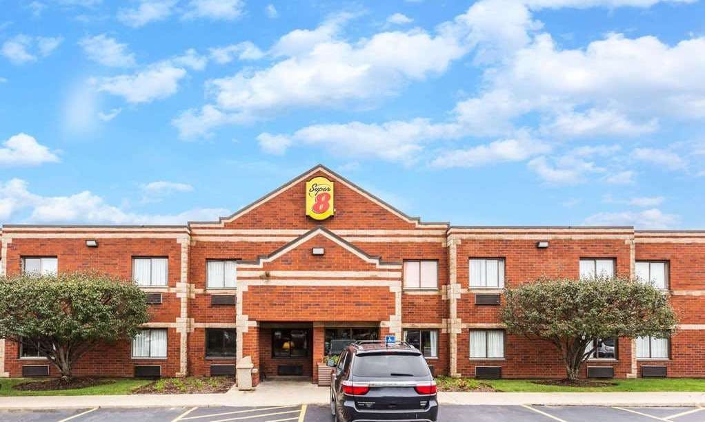 Super 8 by Wyndham Elgin