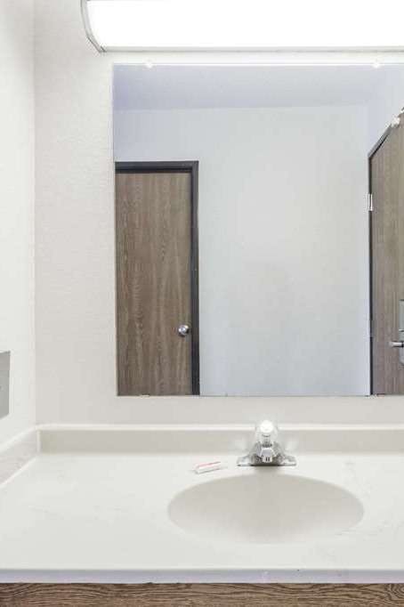 Hotel Super 8 by Wyndham Elgin photo 4