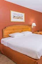 Hotel Super 8 by Wyndham Elgin photo 1