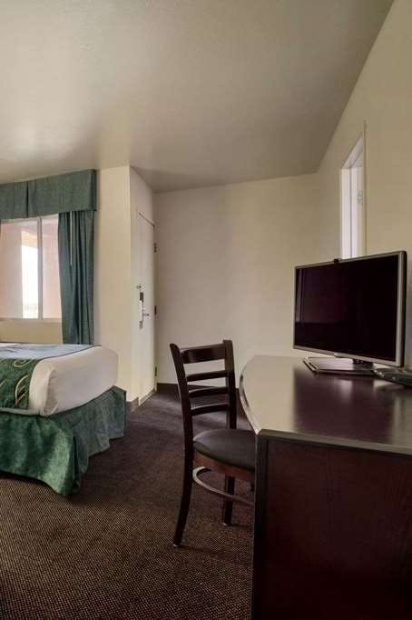 Hotel Travelodge by Wyndham Winslow photo 3