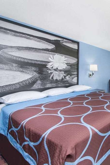 Hotel Super 8 by Wyndham Moberly MO photo 1