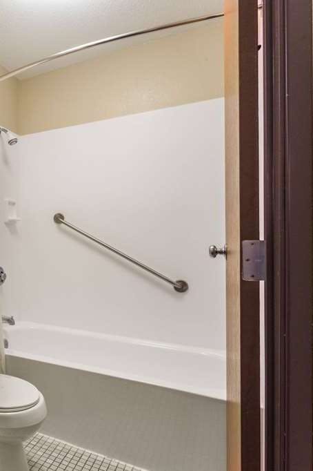 Hotel AmericInn NRichmond photo 3