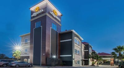 La Quinta Inn & Suites by Wyndham Houston New Caney