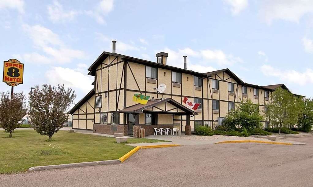Super 8 by Wyndham Regina