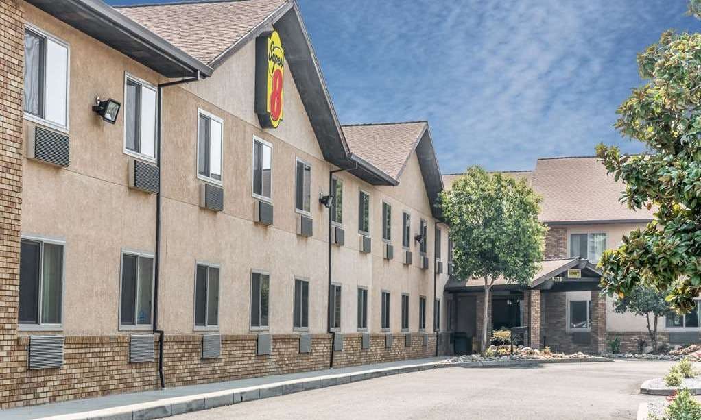 Super 8 by Wyndham Redding