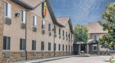 Super 8 by Wyndham Redding