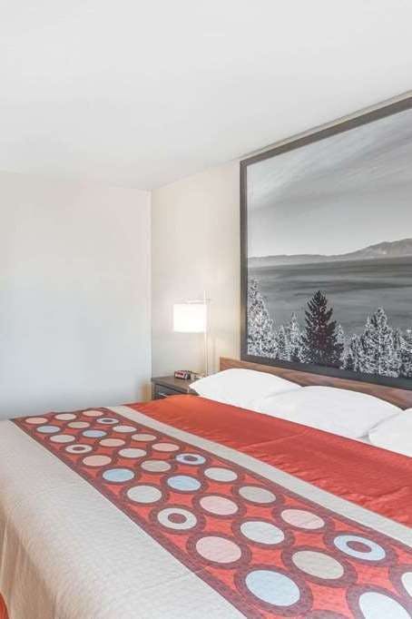 Hotel Super 8 by Wyndham Redding photo 2