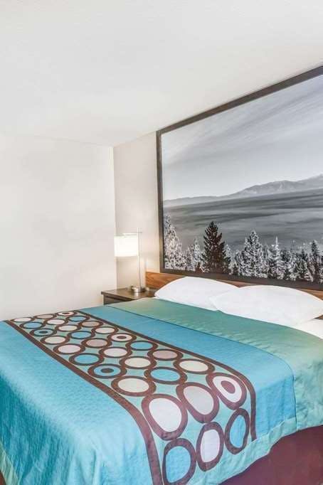 Hotel Super 8 by Wyndham Redding photo 3