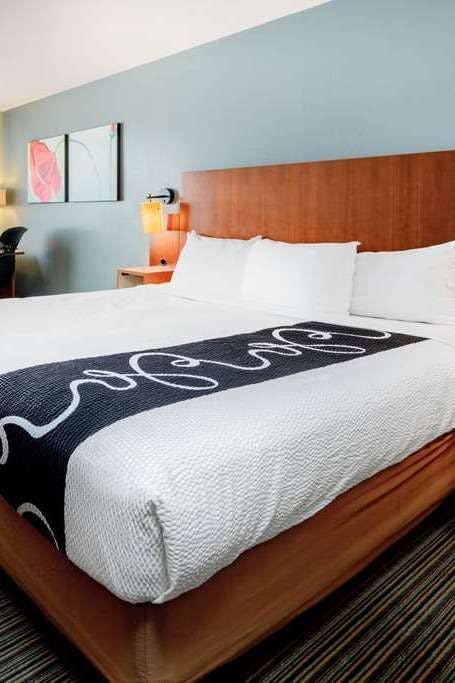 Hotel La Quinta Inn & Suites by Wyndham Helena photo 1