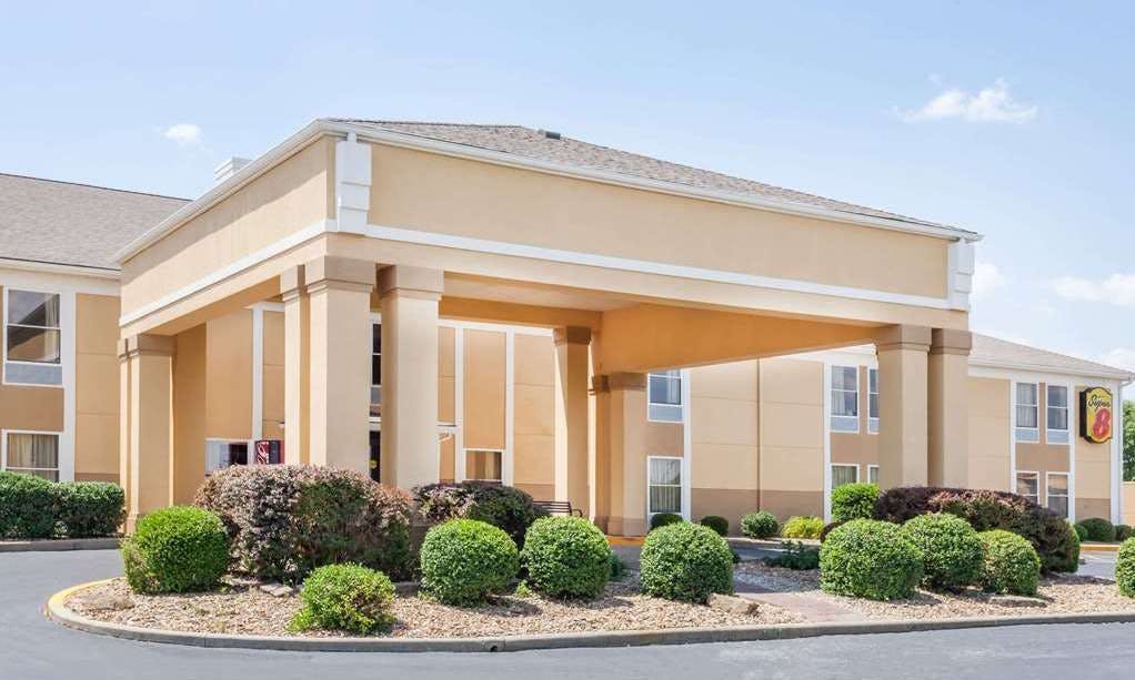 Super 8 by Wyndham Evansville North