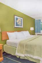 Hotel Days Inn & Suites by Wyndham Bridgeport - Clarksburg photo 4