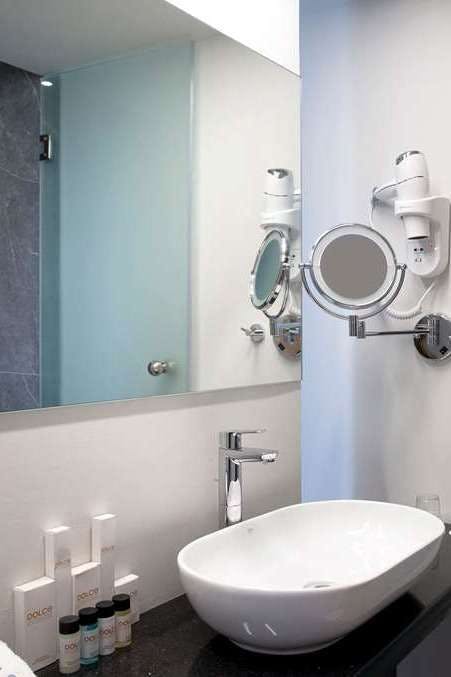 Hotel Dolce by Wyndham Athens Attica Riviera photo 5