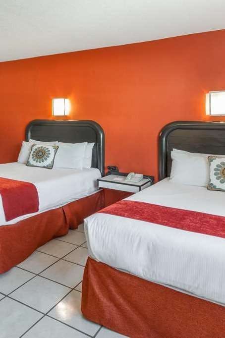 Hotel Howard Johnson by Wyndham Guanajuato Leon Avenida photo 2