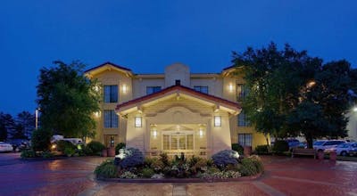 La Quinta Inn by Wyndham Pittsburgh Airport