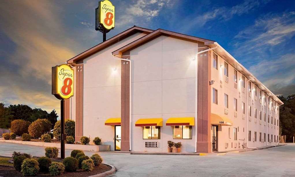 Super 8 by Wyndham Johnson City