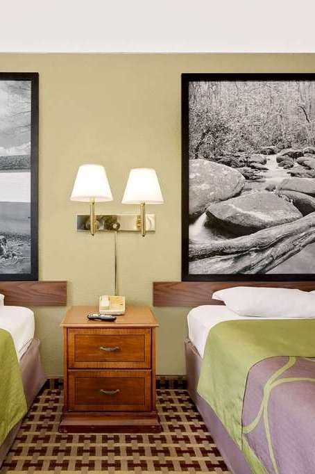 Hotel Super 8 by Wyndham Johnson City photo 3