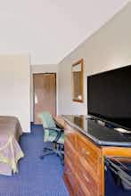 Hotel Super 8 Johnson City TN photo 4