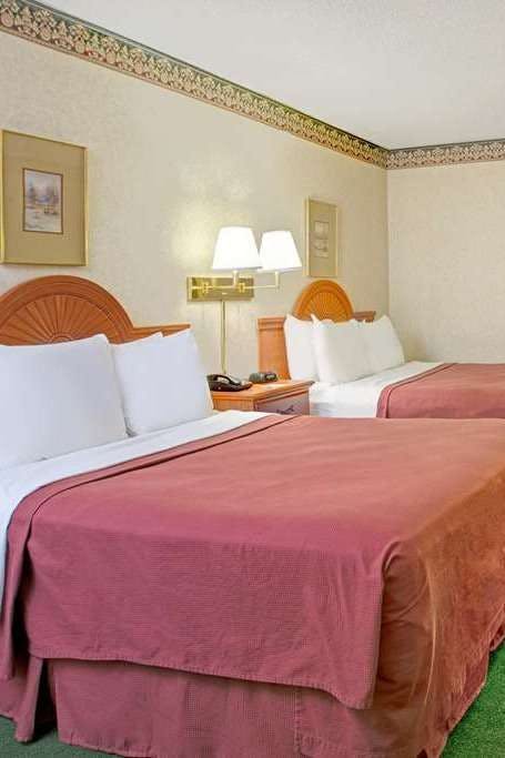 Hotel Days Inn by Wyndham Alexandria South photo 1