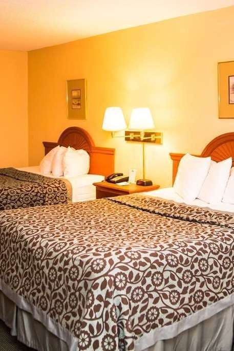 Hotel Days Inn by Wyndham Alexandria South photo 3