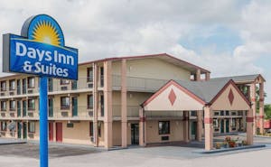 Days Inn & Suites by Wyndham Springfield on I-44
