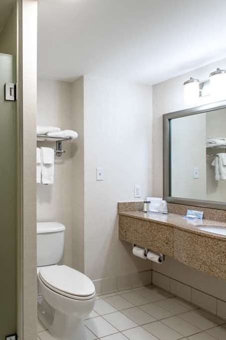 Hotel Wingate by Wyndham Charlotte Speedway/Concord photo 5