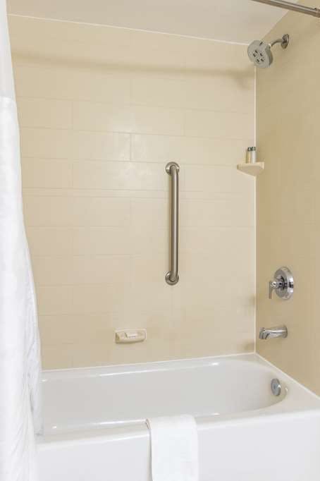 Hotel Wingate by Wyndham Charlotte Speedway/Concord photo 3