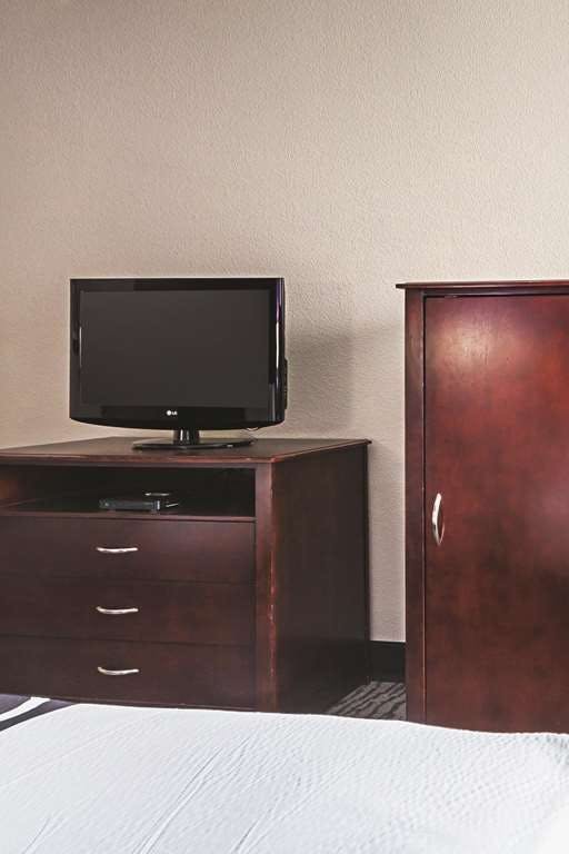 Hotel La Quinta Inn Ste Fresno NW photo 2