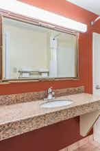 Hotel Days Inn by Wyndham Trenton photo 4