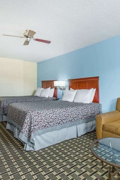 Hotel Days Inn by Wyndham Trenton photo 3