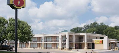Super 8 by Wyndham Duncan OK