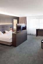 Hotel Victor's Residenz-Hotel Berlin Tegel photo 5