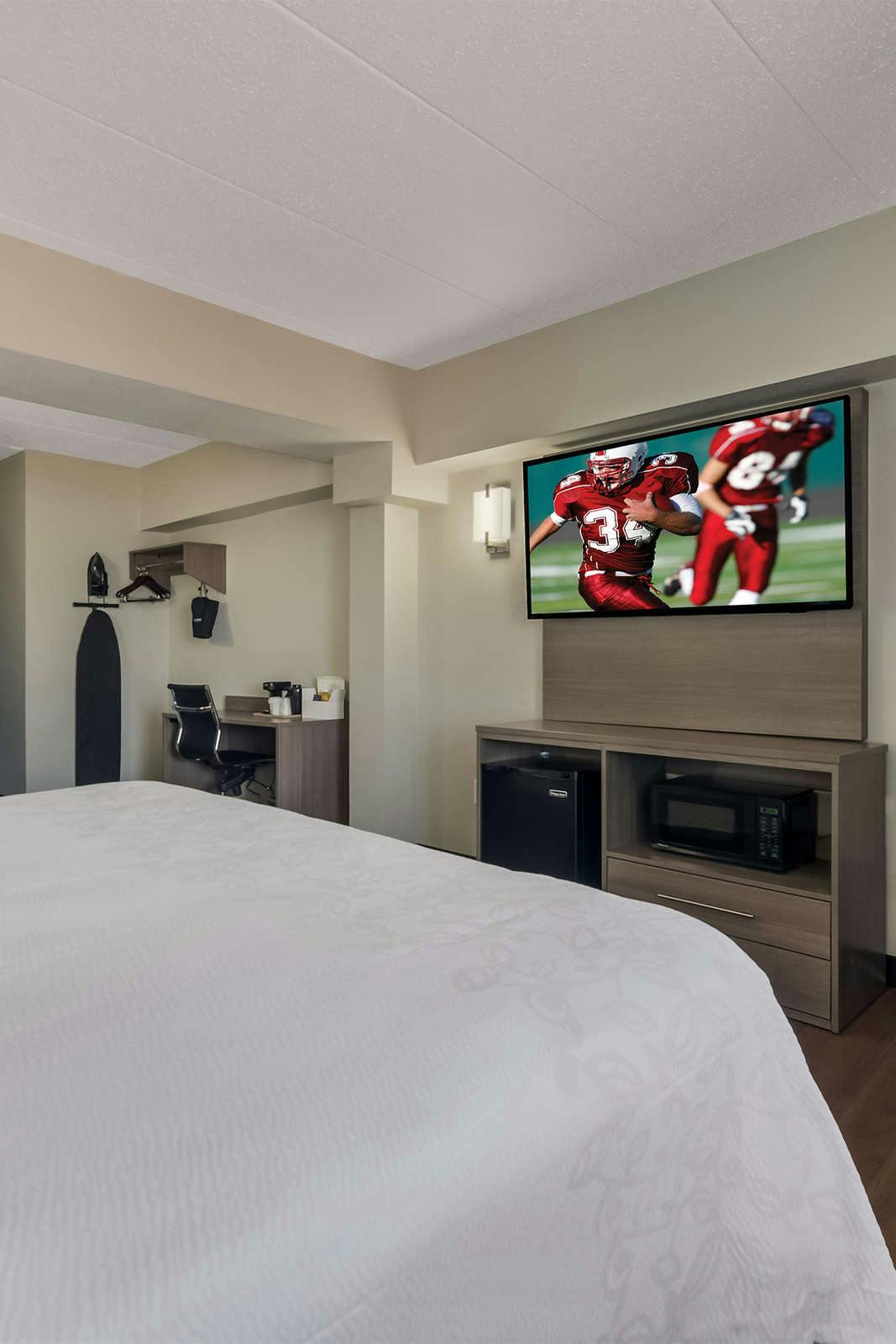 Hotel Red Roof PLUS+ & Suites Virginia Beach – Seaside photo 3